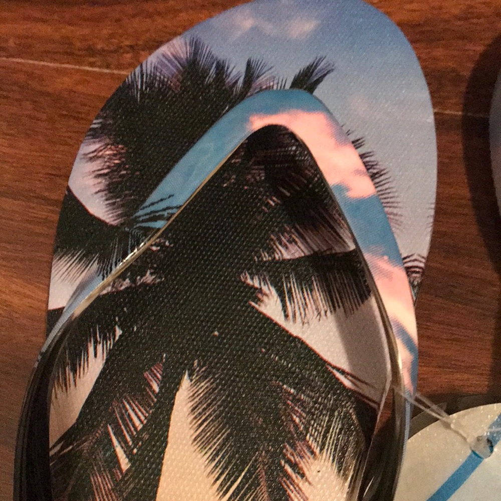 Flip flops - Picture 3 of 4